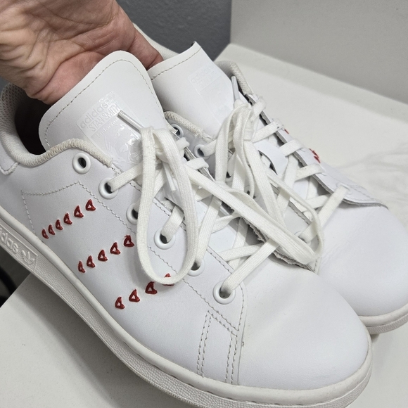 Adidas Stan Smith Valentines Day Sneakers - Picture 3 of 16